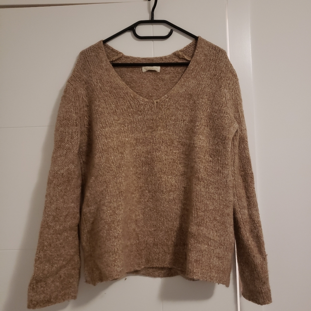 Aritizia GOLDEN By TNA Sweater